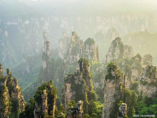 和家人去多少钱人均?跟团游凤凰古城冰球突破张家界五天四晚旅游攻略:(图4) 和家人去多少钱人均?跟团游凤凰古城冰球突破张家界五天四晚旅游攻略:(图4)